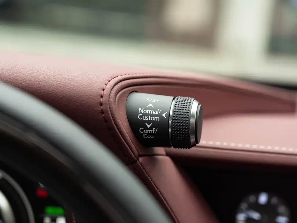 Lexus LS — миниатюра 23
