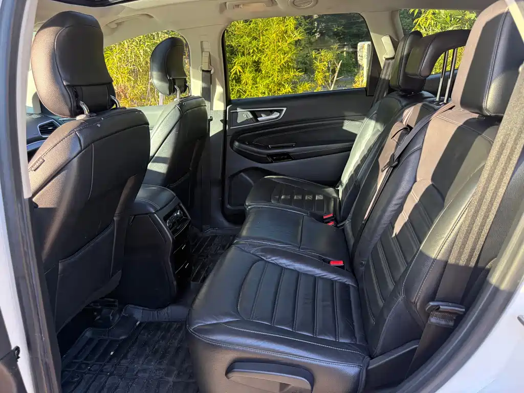 Ford Edge — миниатюра 11