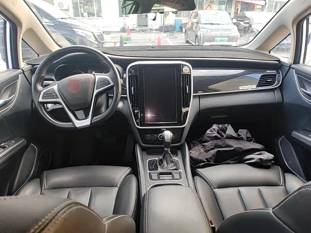 BYD MAX — миниатюра 10