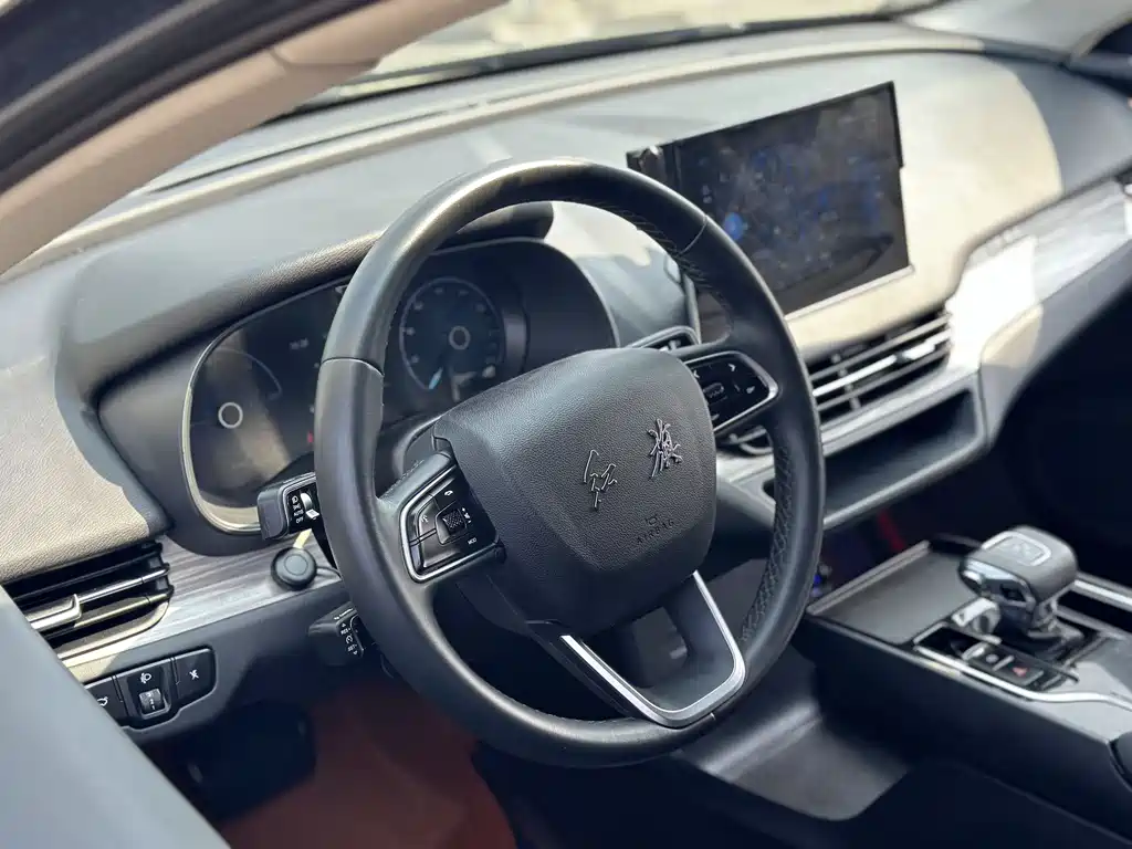 Hongqi E-QM5 2023 620km PLUS