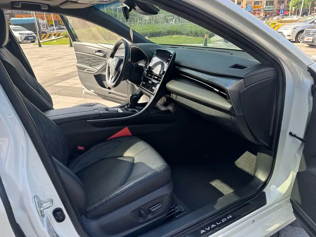 Toyota Avalon — миниатюра 12