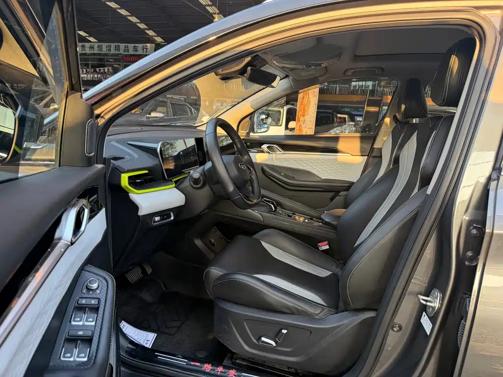 Geely Binyue — миниатюра 4