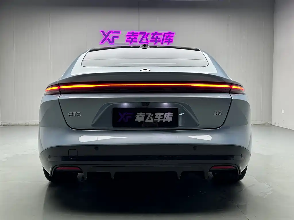 NIO NIO ET5