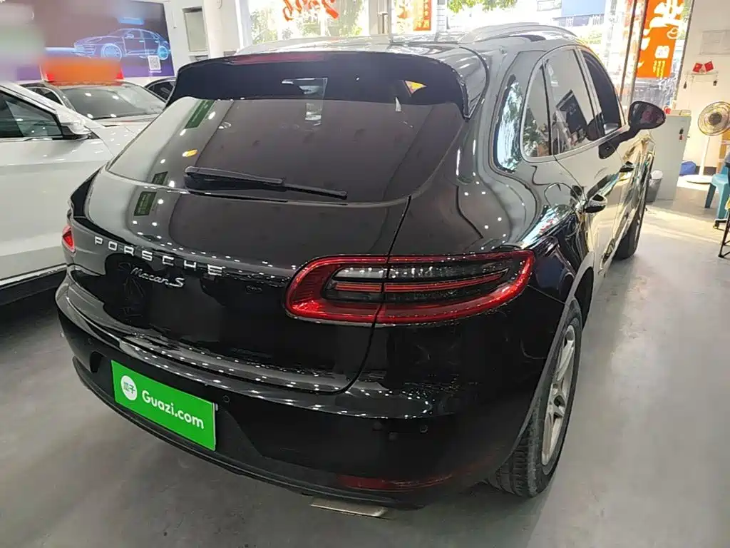 Porsche Macan — миниатюра 7