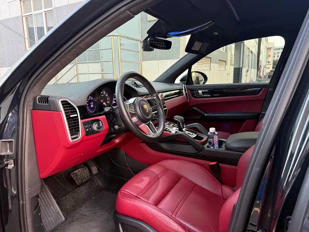 Porsche Cayenne — миниатюра 3