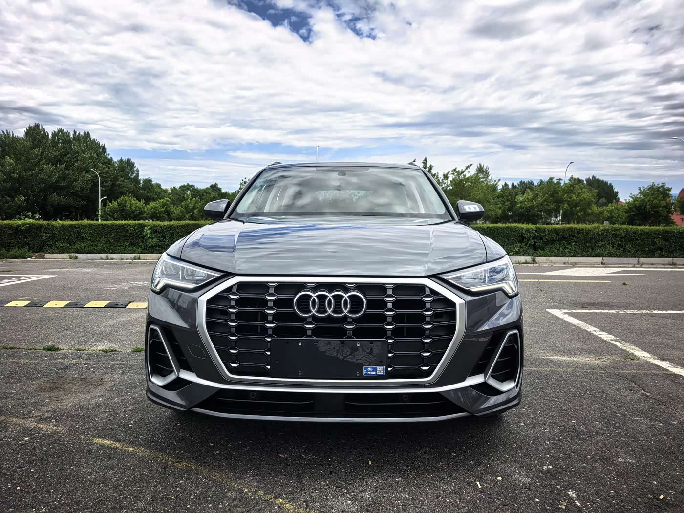 Audi Q3 1.4 л 2022 г. Серебристо-серый, пробег 35000 км
