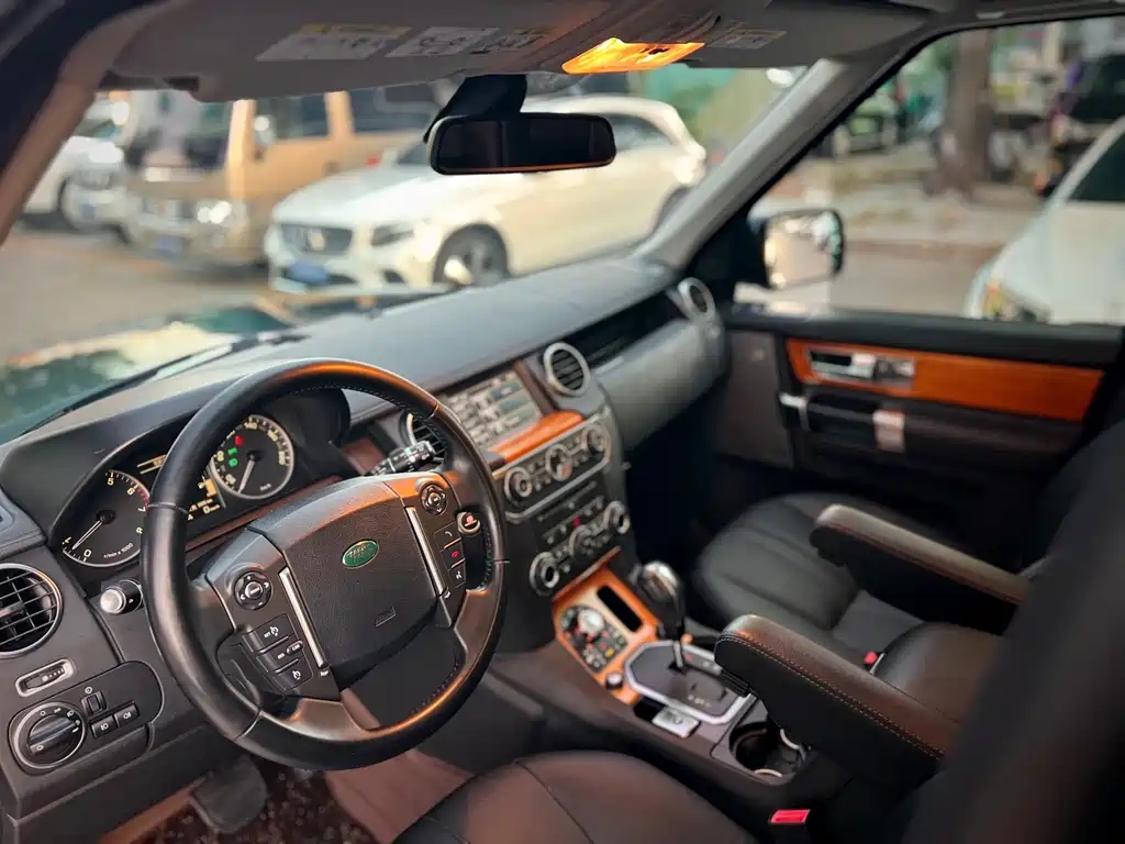 Land Rover Discovery — миниатюра 9
