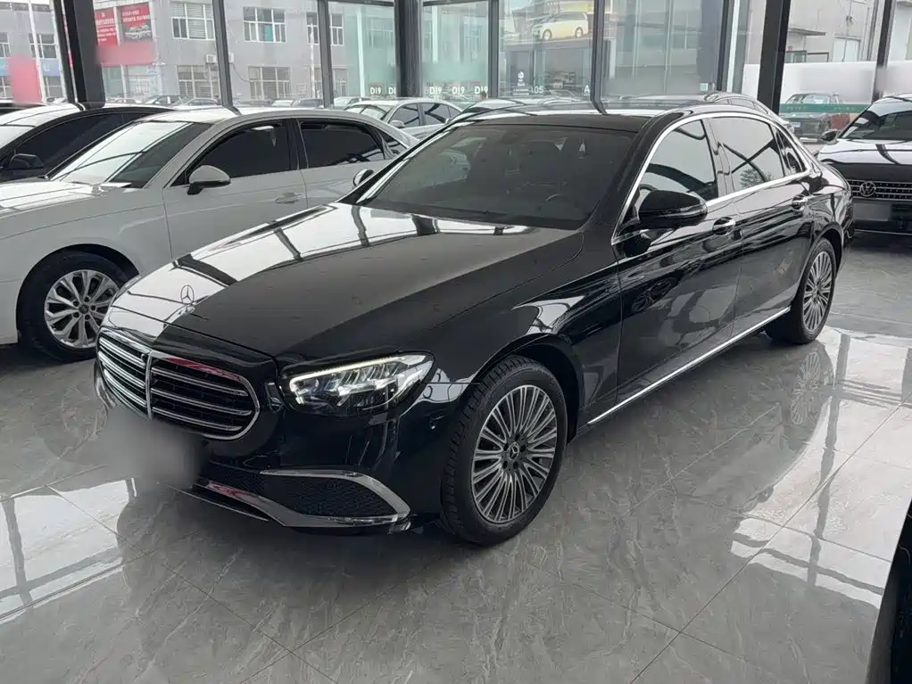 Mercedes-Benz E-Class — миниатюра 2