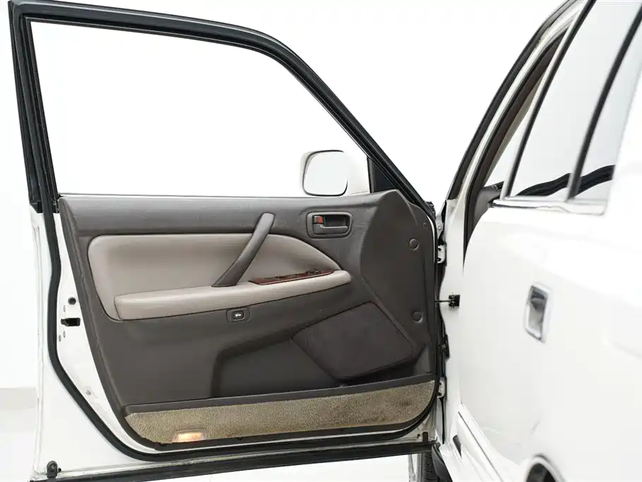 Toyota Crown (Import) — миниатюра 9