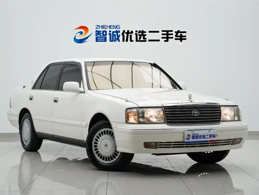 Toyota Crown (Import) — миниатюра 3