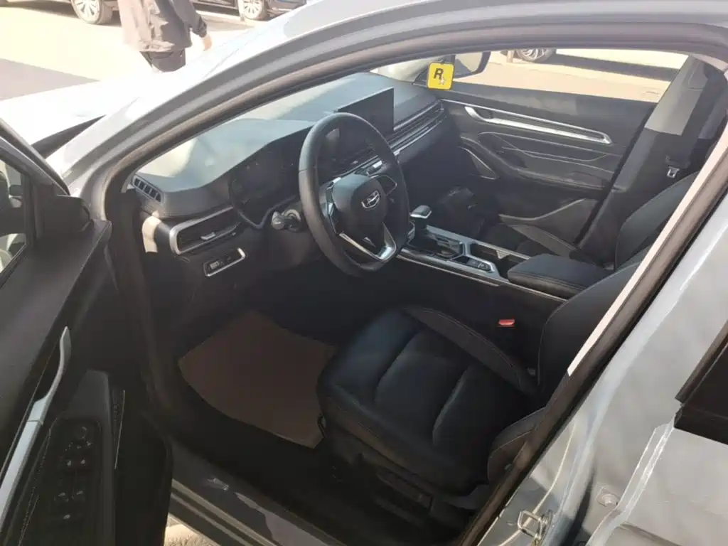 Geely Emgrand — миниатюра 15
