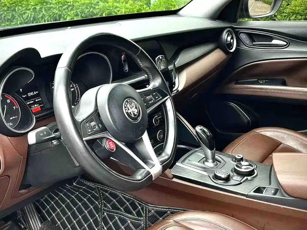Alfa Romeo Stelvio — миниатюра 5