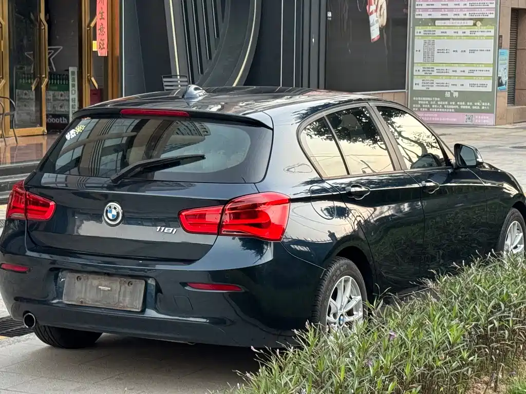 BMW 1 Series (Import) — миниатюра 4