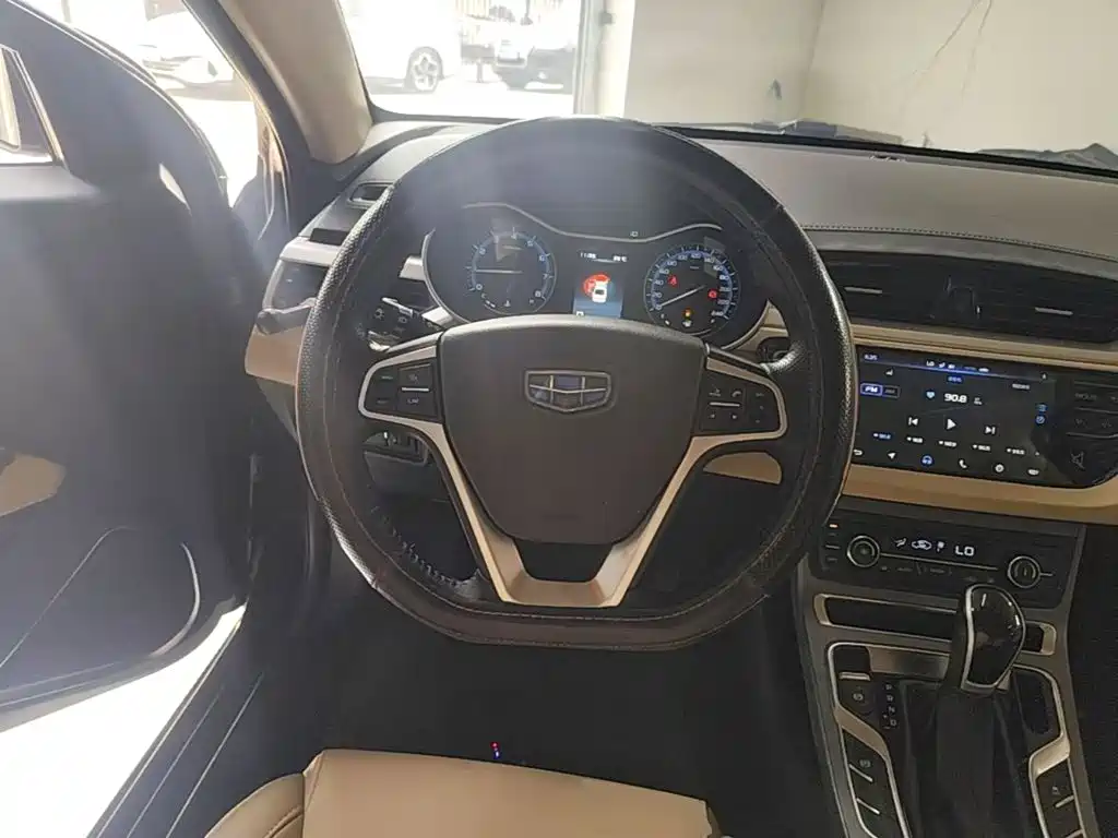 Geely Emgrand — миниатюра 11