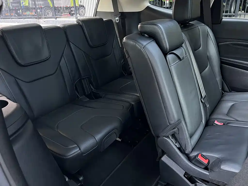 Ford Edge — миниатюра 7
