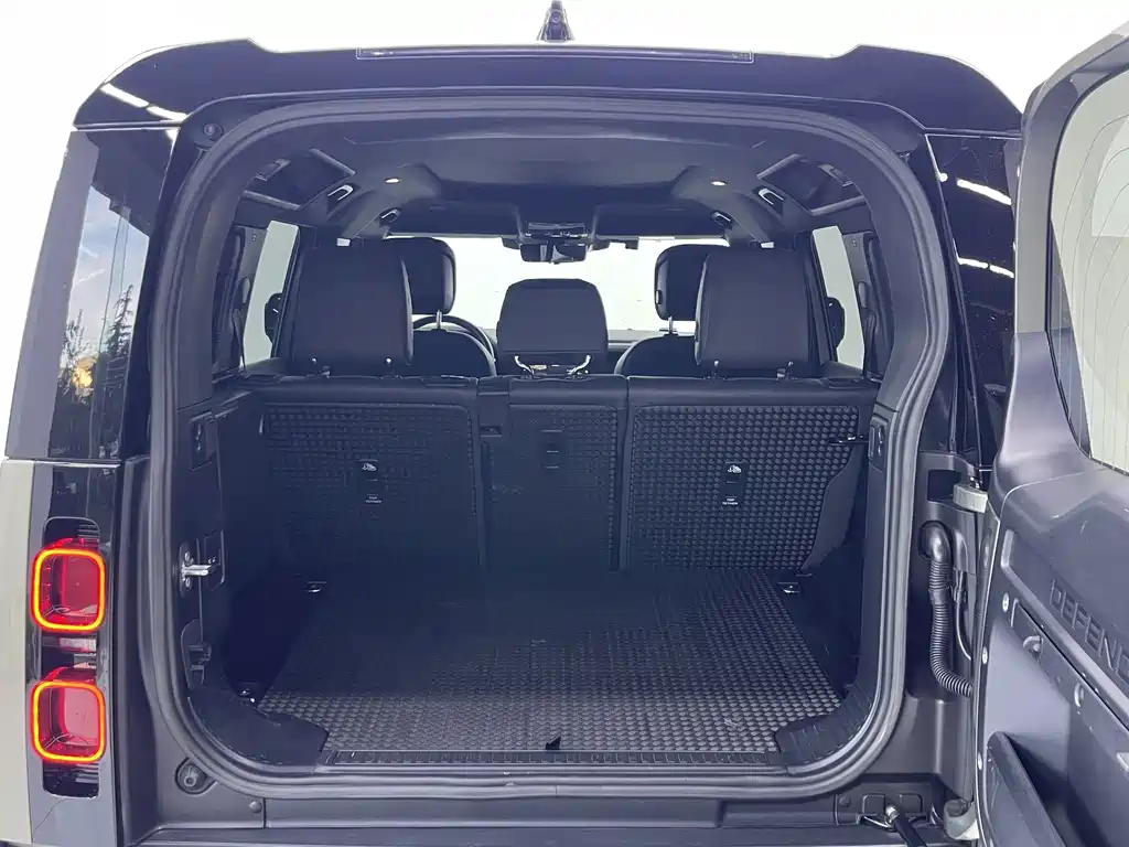 Land Rover Defender — миниатюра 21