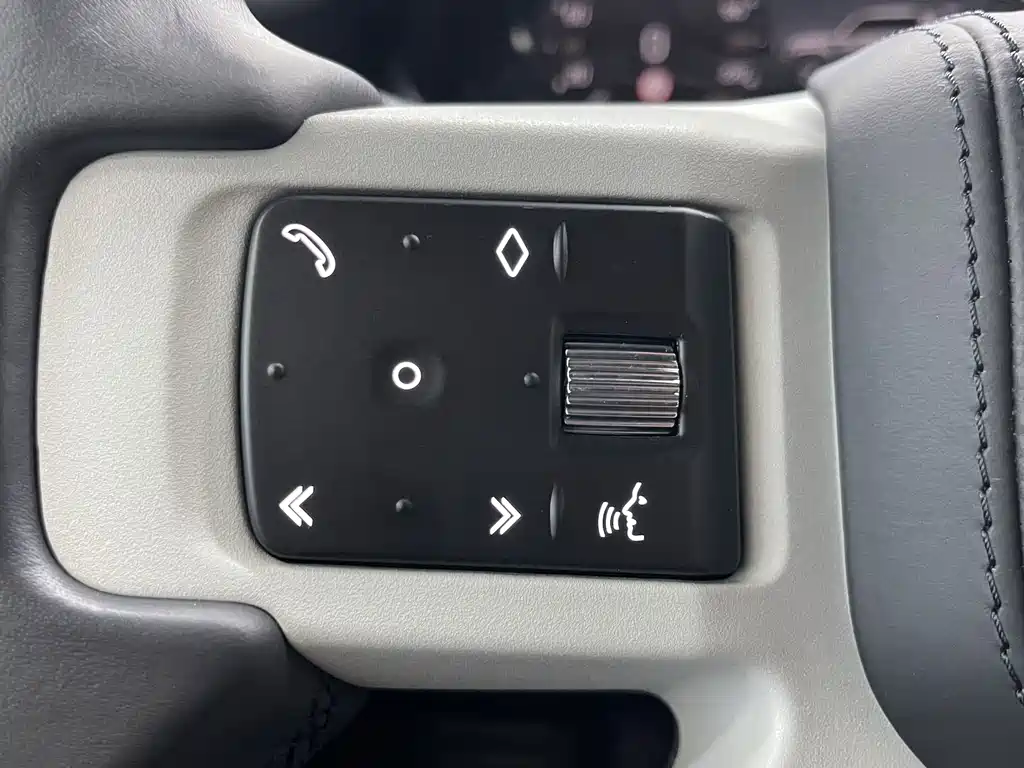 Land Rover Defender — миниатюра 6