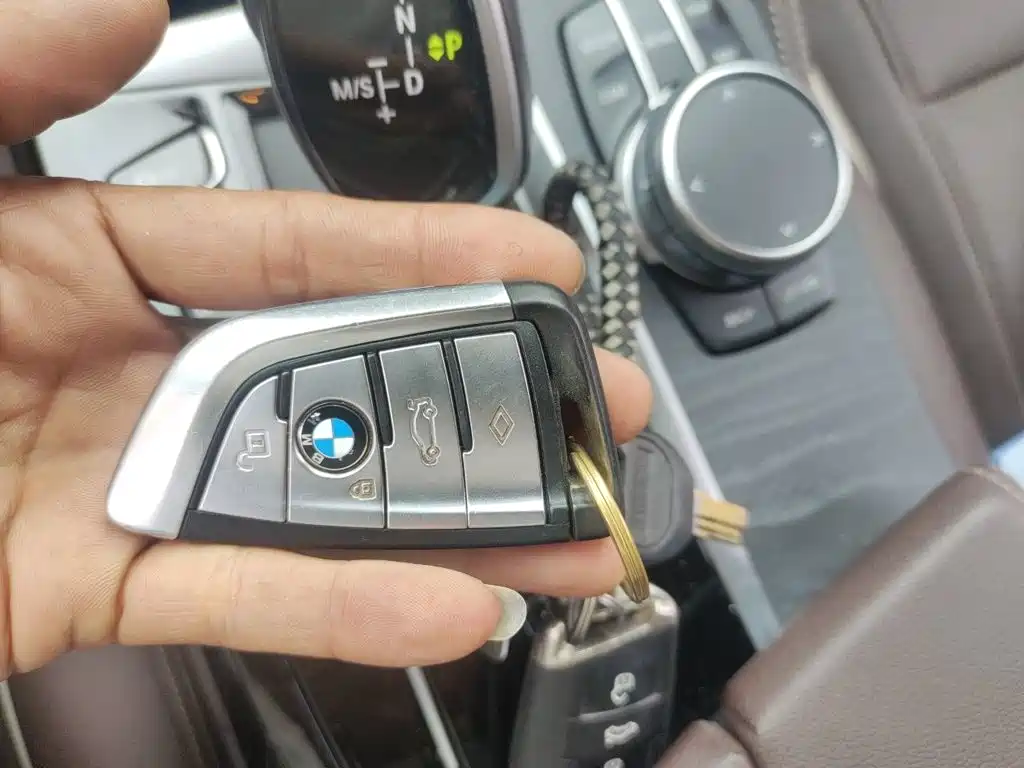 BMW 5 Series — миниатюра 9