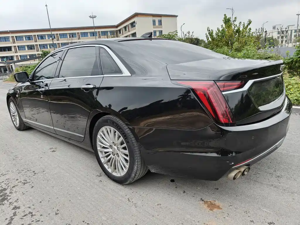 CADILLAC CT6