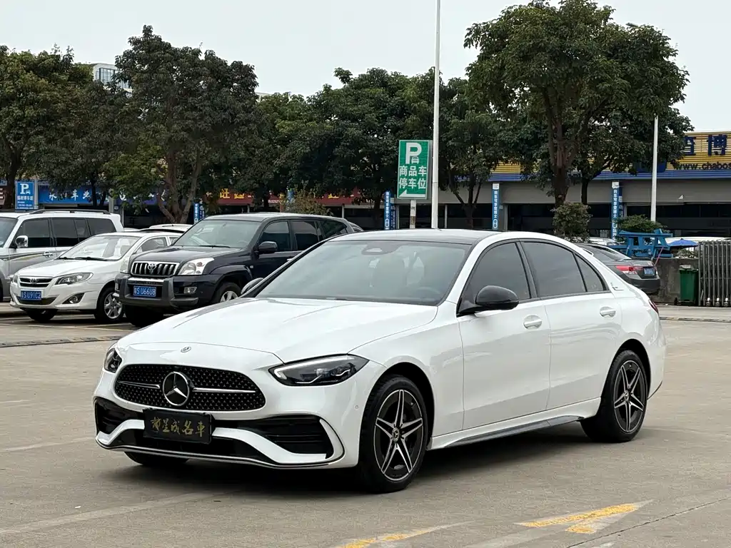 Mercedes-Benz C-Class 2024