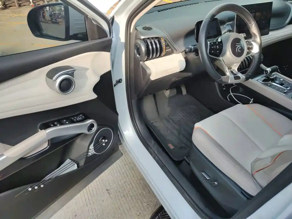 BYD Yuan Plus — миниатюра 12