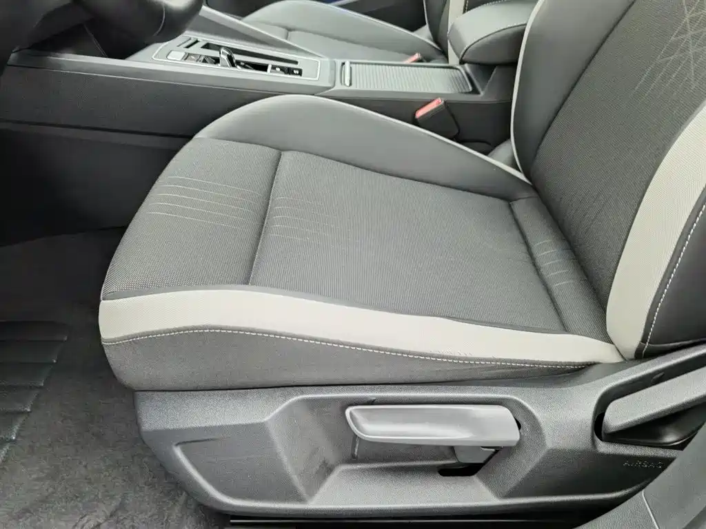 Volkswagen Golf — миниатюра 20