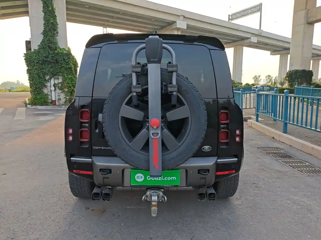 Land Rover Defender — миниатюра 6