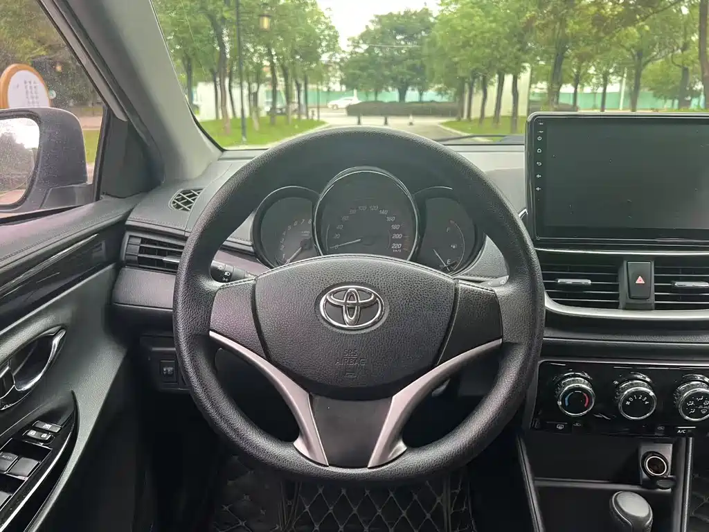 TOYOTA YARIS L ZHIXUAN