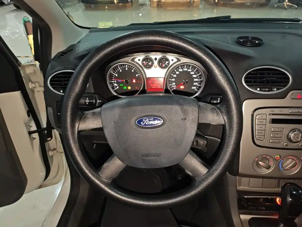 Ford Focus — миниатюра 11