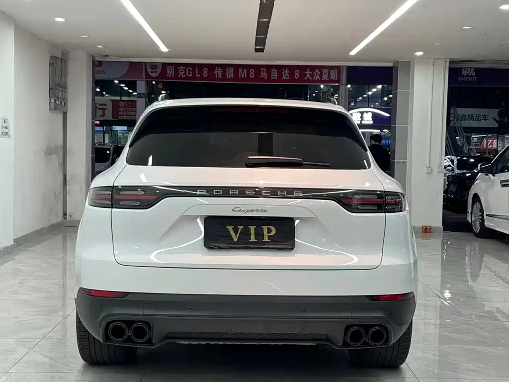 Porsche Cayenne — миниатюра 5