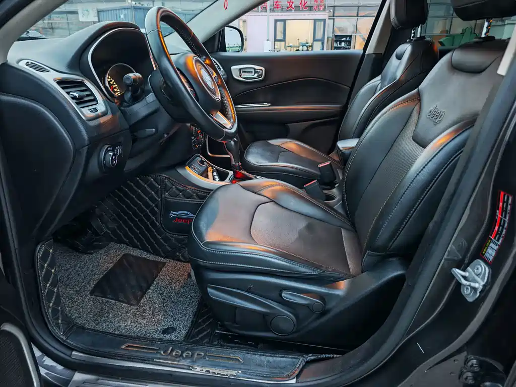Jeep Compass — миниатюра 11