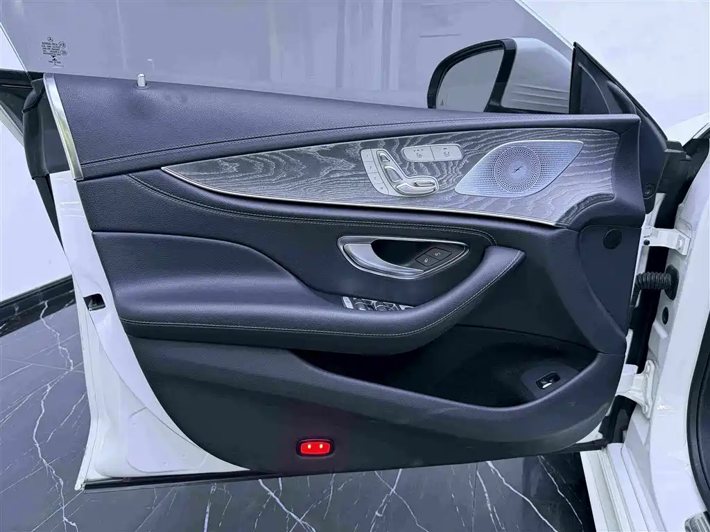 Mercedes-Benz CLS — миниатюра 18