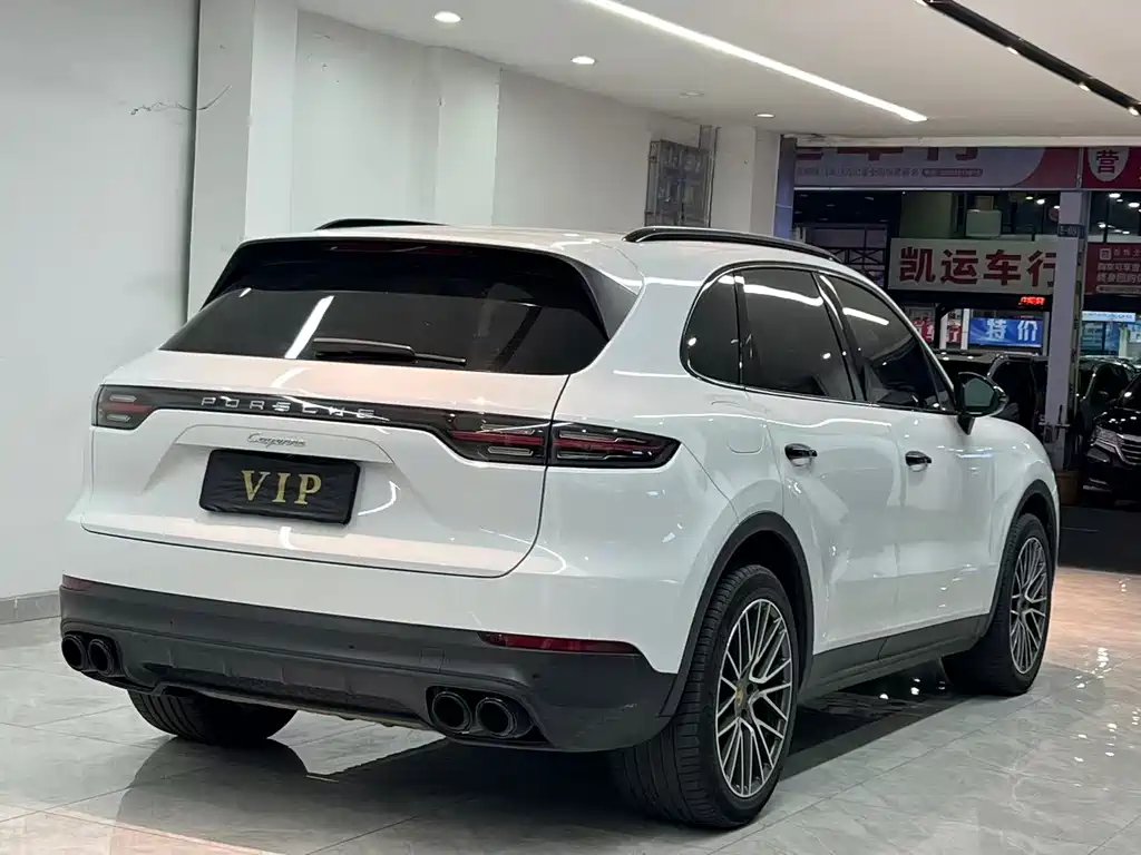 Porsche Cayenne — миниатюра 4