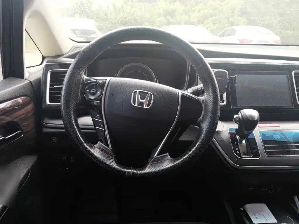 Honda Elysion — миниатюра 3