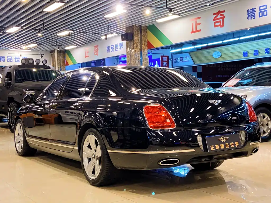 Bentley Flying Spur 2010 6.0T мест