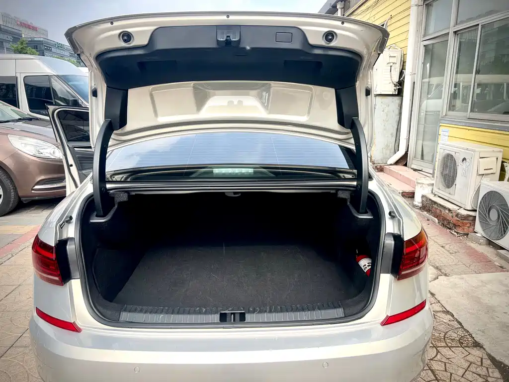Volkswagen Passat PHEV 430PHEV Hybrid Luxury Edition, фото 16