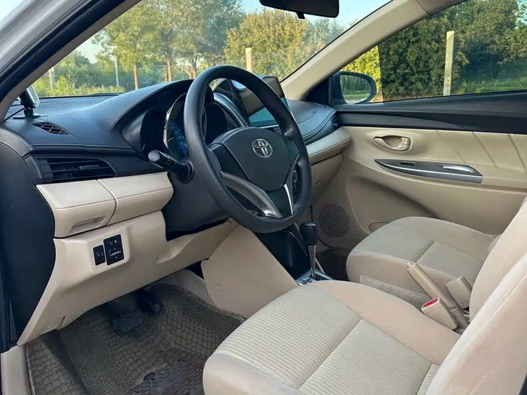 Toyota Yaris L — миниатюра 8