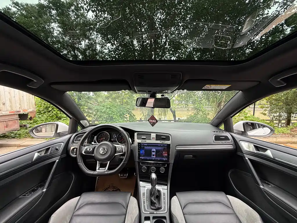 Volkswagen Golf — миниатюра 13