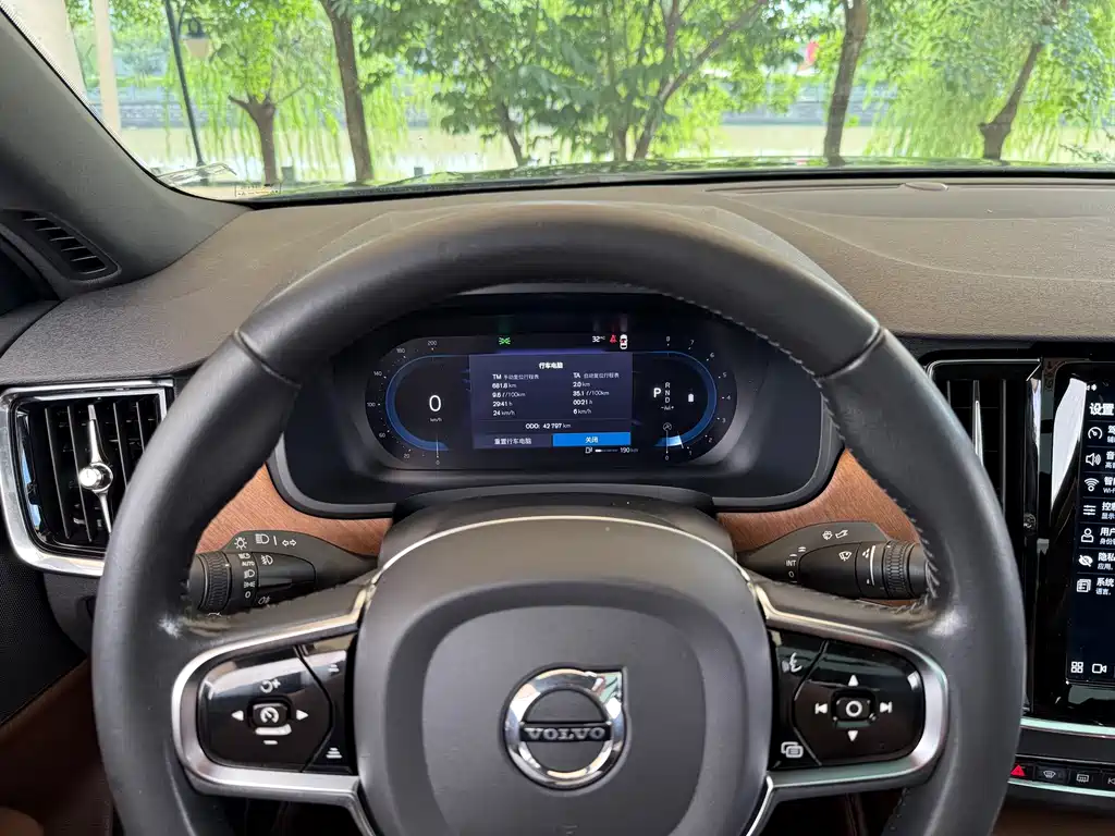 Volvo S90 — миниатюра 14