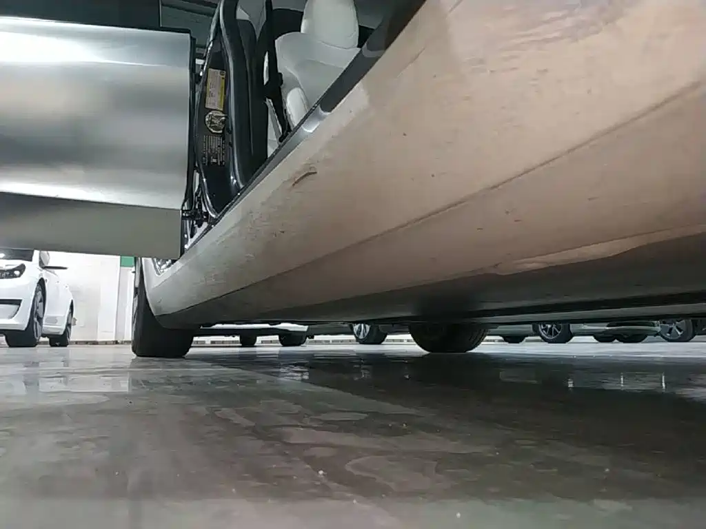 Tesla Model 3 — миниатюра 21