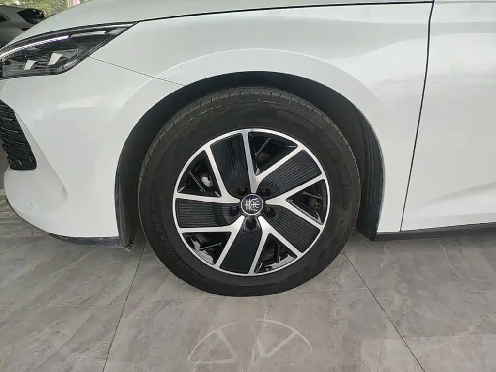BYD Qin L — миниатюра 23