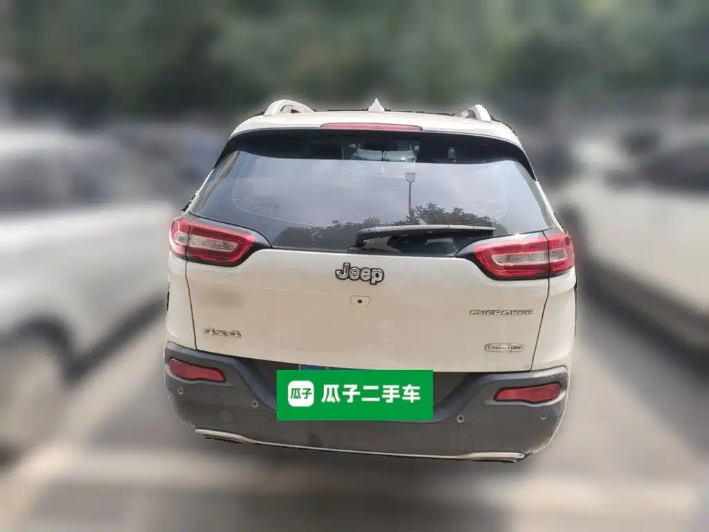 Jeep Cherokee — миниатюра 3