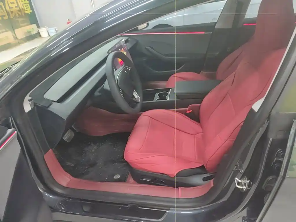 Tesla Model 3 — миниатюра 15