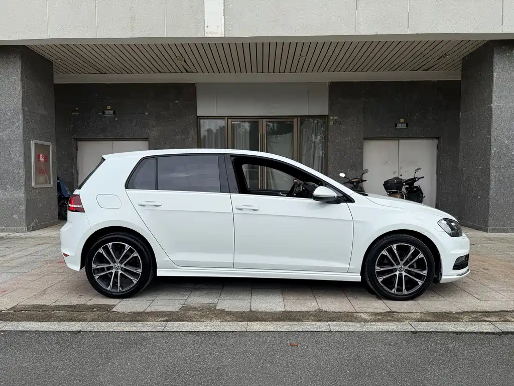 Volkswagen Golf — миниатюра 5