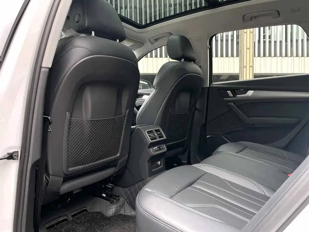 Audi Q5L — миниатюра 2