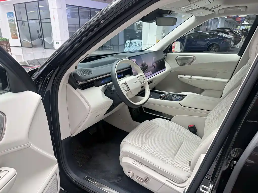 Lynk & Co 900 2025 2.0T 6 мест