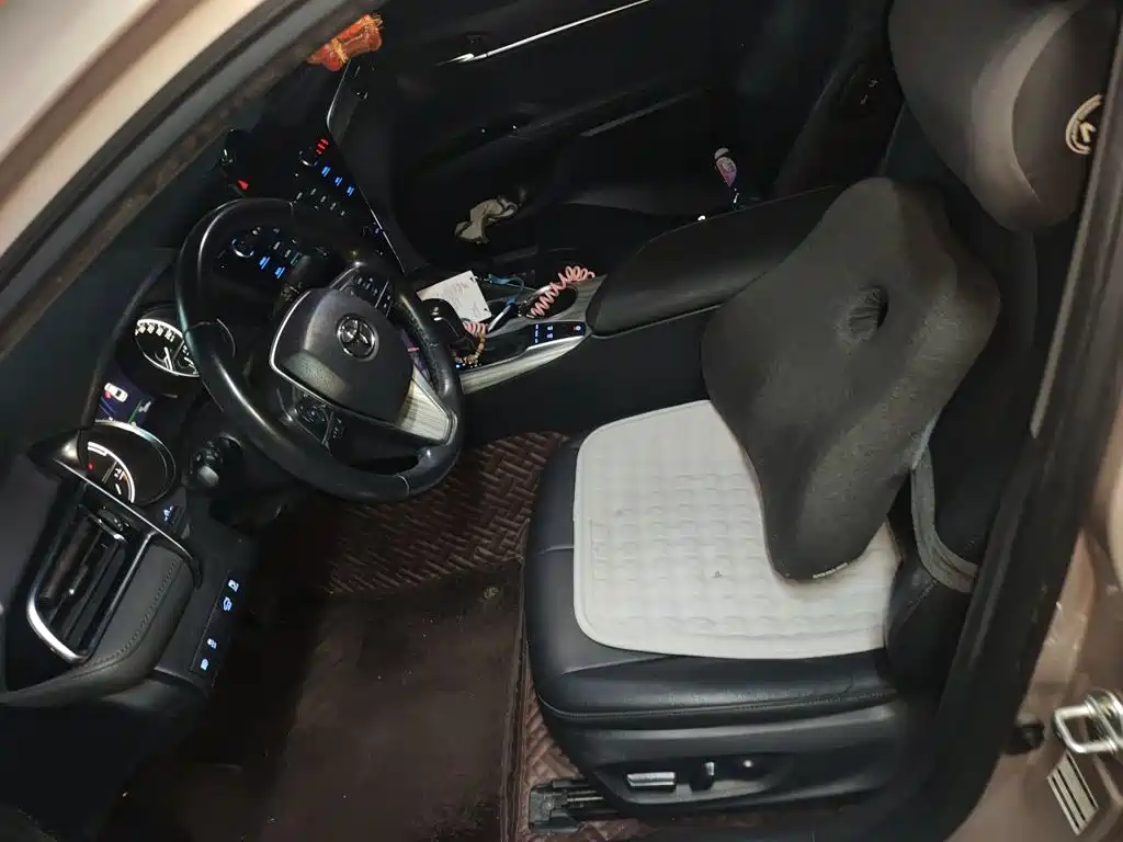 Toyota Camry — миниатюра 11