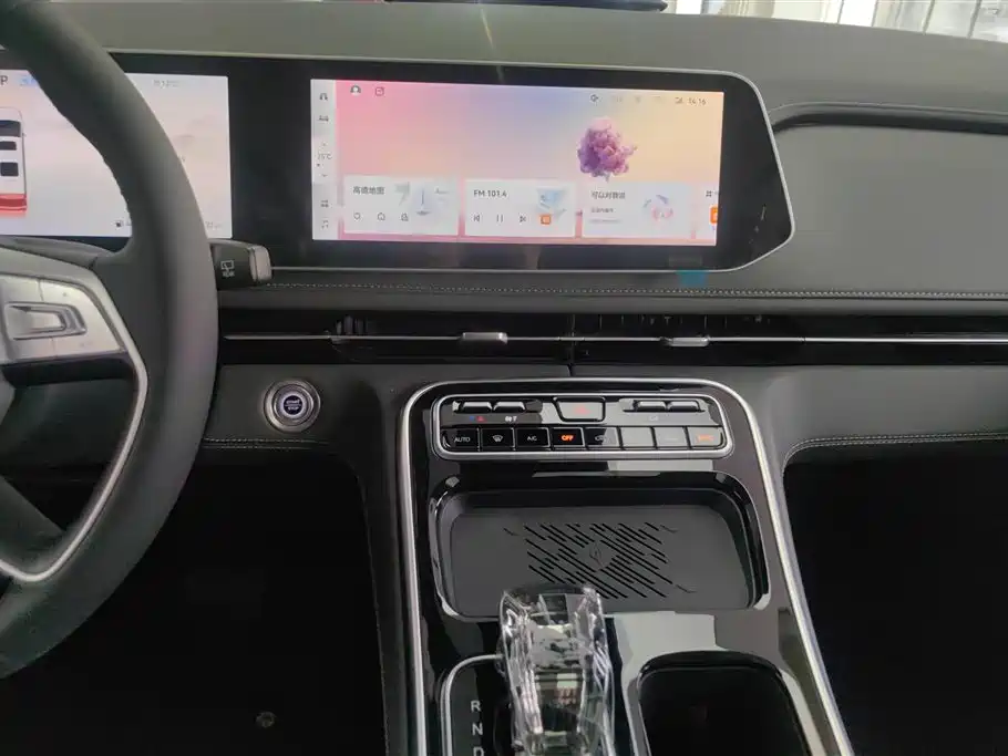 JAC Motors RUIFENG RF8 PHEV