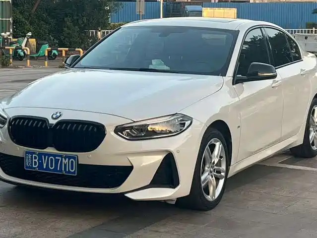 BMW 1 SERIES