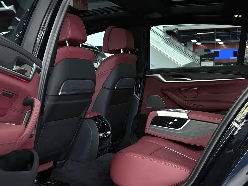 BMW 5 Series — миниатюра 6